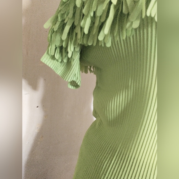 Green Off-Shoulder Ruffle Top - Picture 3 of 10